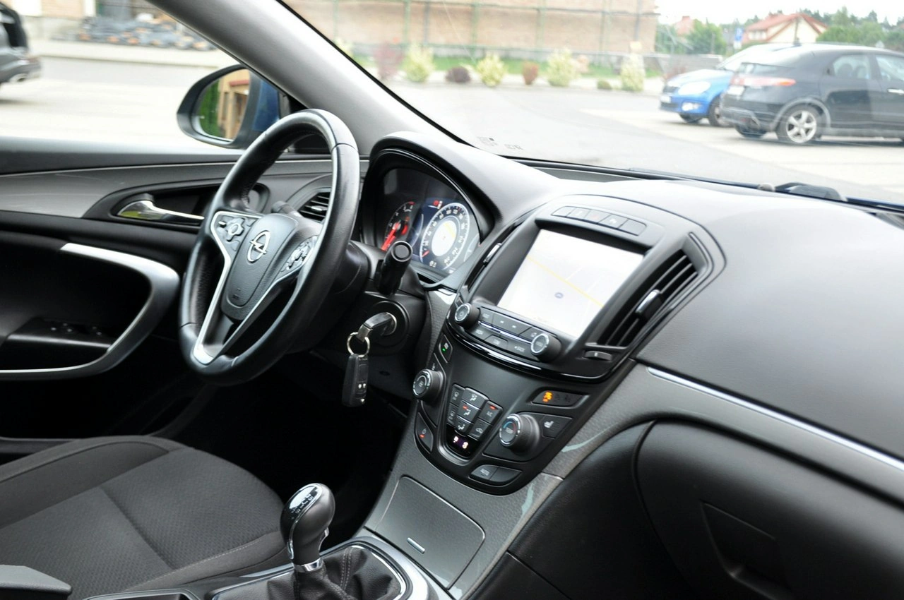 Opel Insignia - Zdjęcie 17