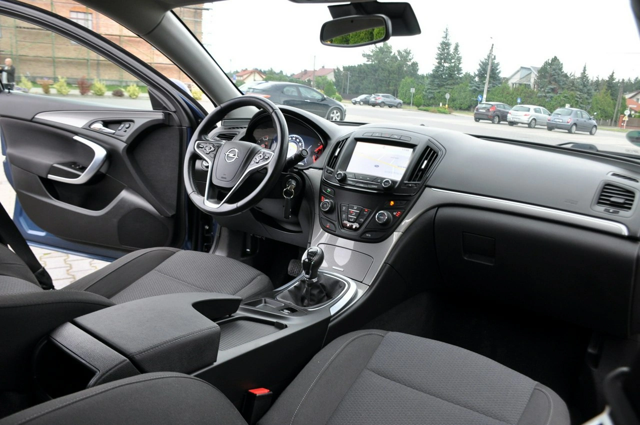 Opel Insignia - Zdjęcie 23
