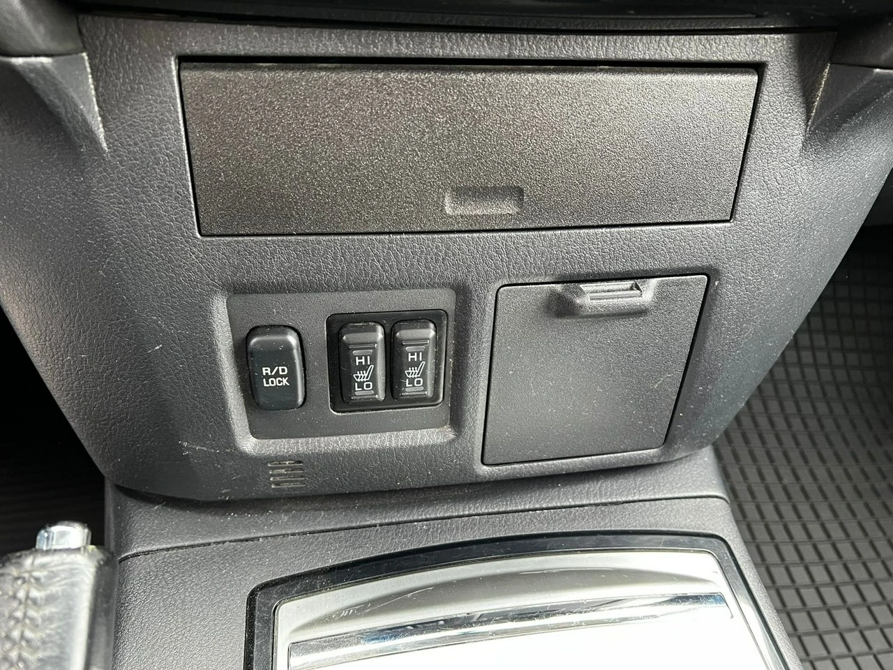 Mitsubishi Pajero - Zdjęcie 11