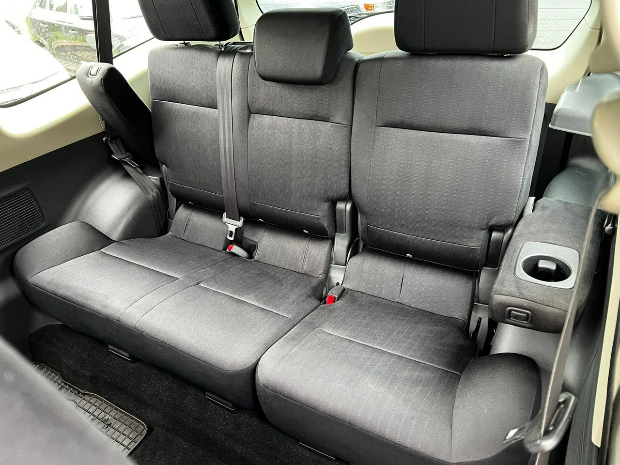 Mitsubishi Pajero - Zdjęcie 15