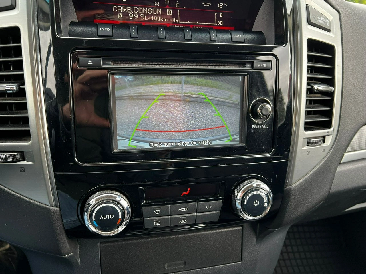 Mitsubishi Pajero - Zdjęcie 19