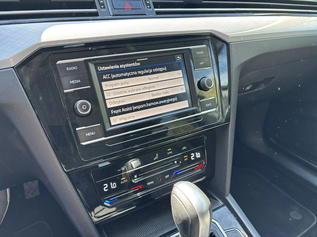 Volkswagen Passat - Zdjęcie 18