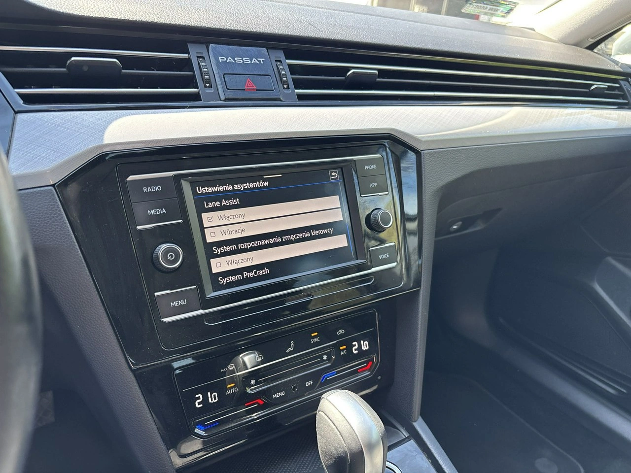 Volkswagen Passat - Zdjęcie 20