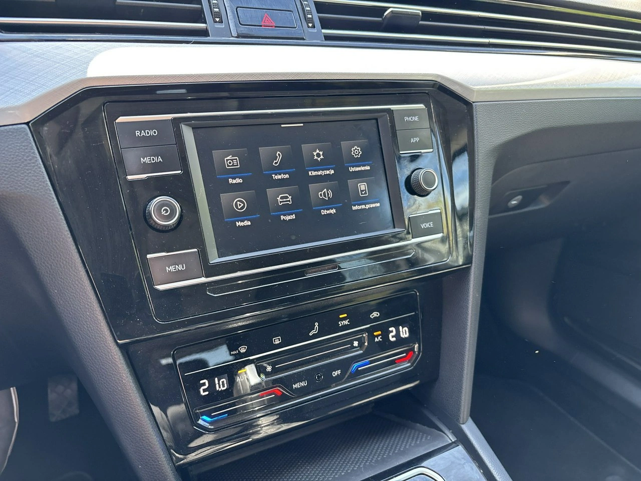 Volkswagen Passat - Zdjęcie 22