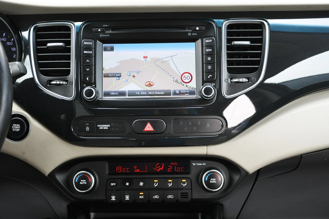 Kia Carens - Zdjęcie 23