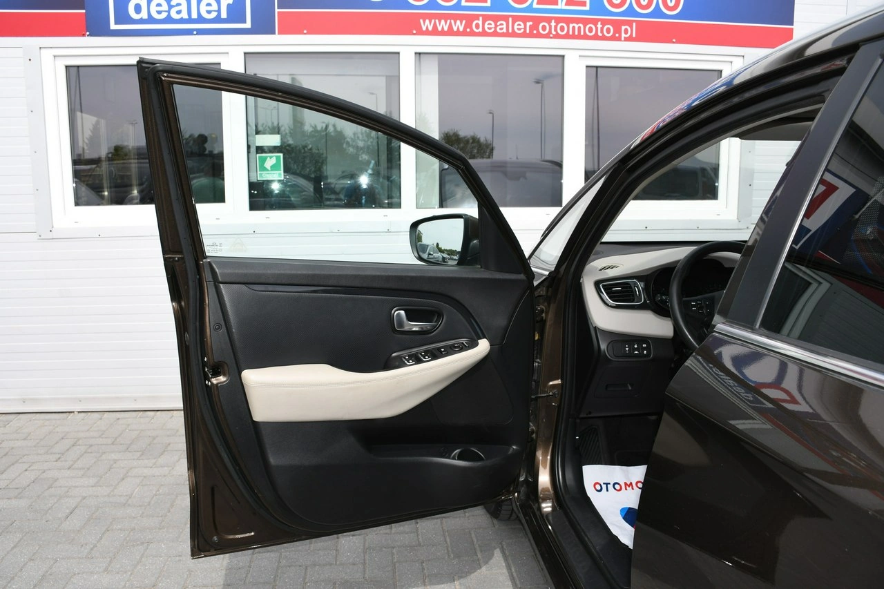 Kia Carens - Zdjęcie 33
