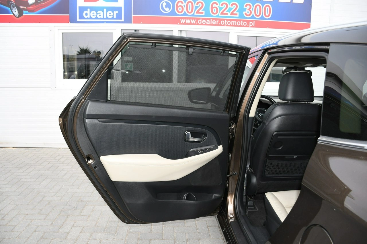 Kia Carens - Zdjęcie 34