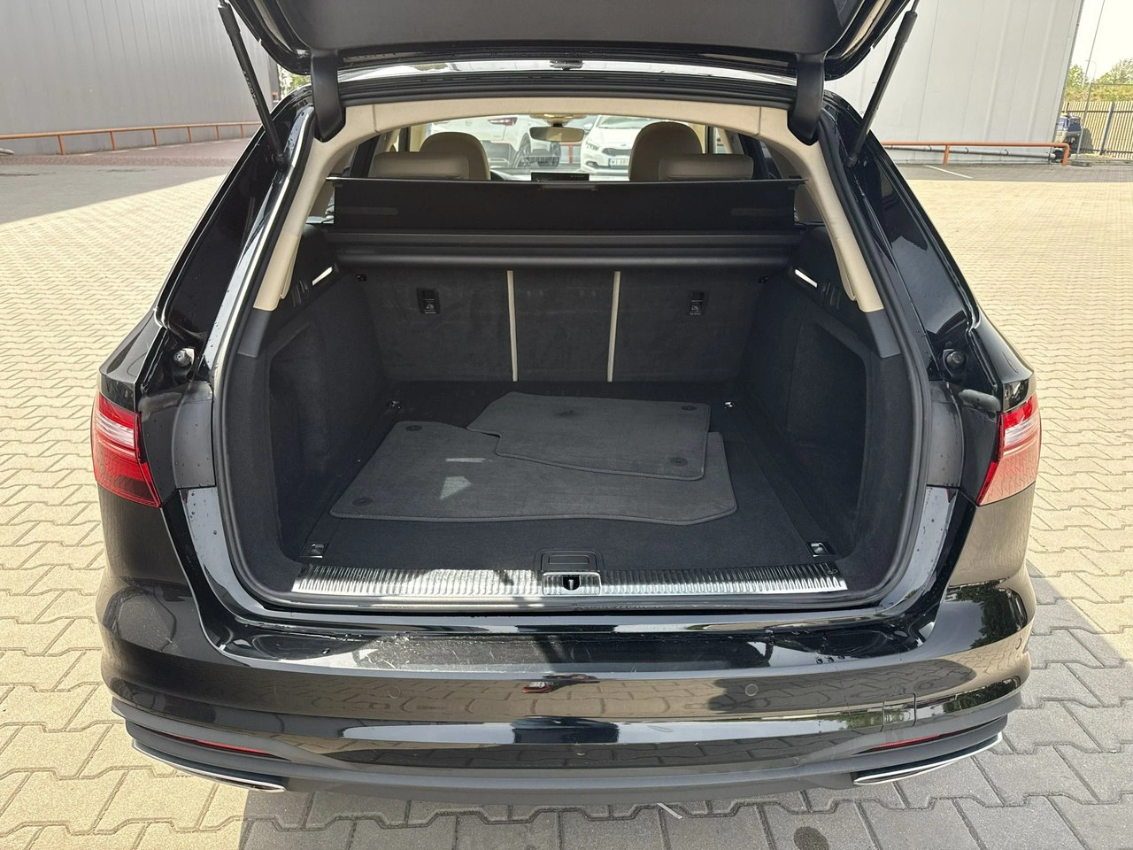 Audi A4 - Zdjęcie 16