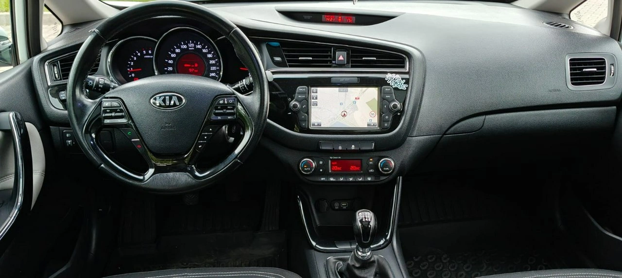 Kia Ceed - Zdjęcie 4