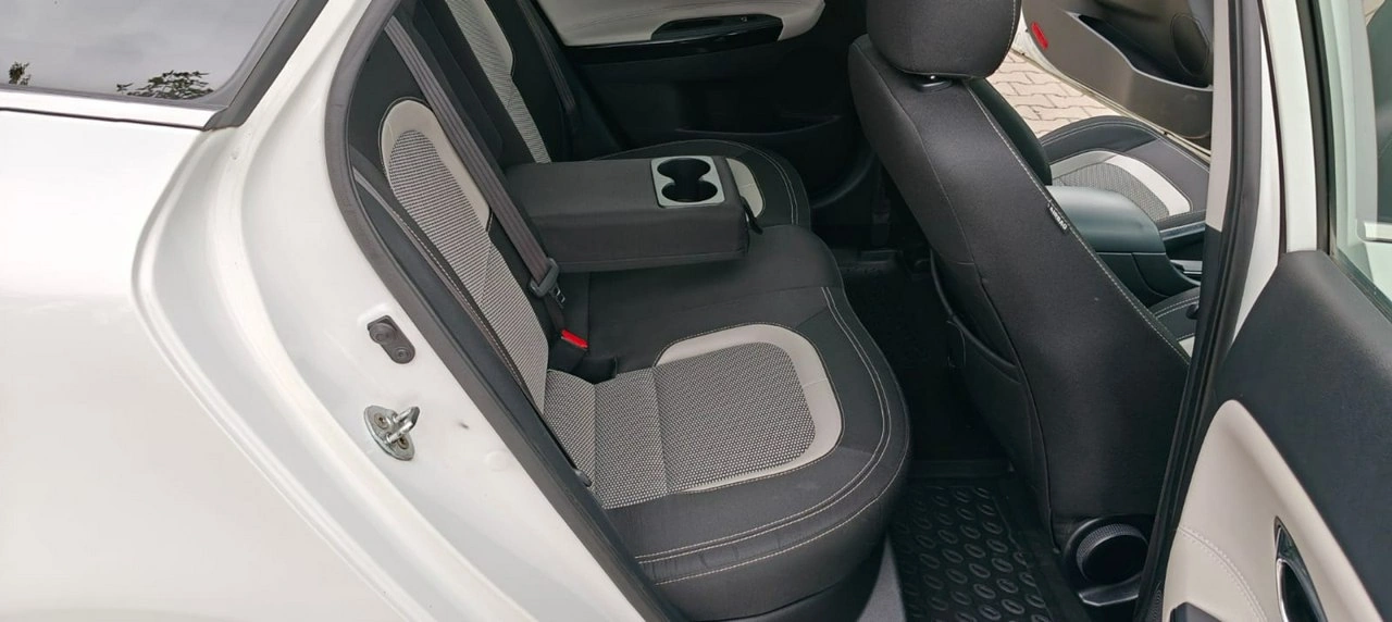Kia Ceed - Zdjęcie 8