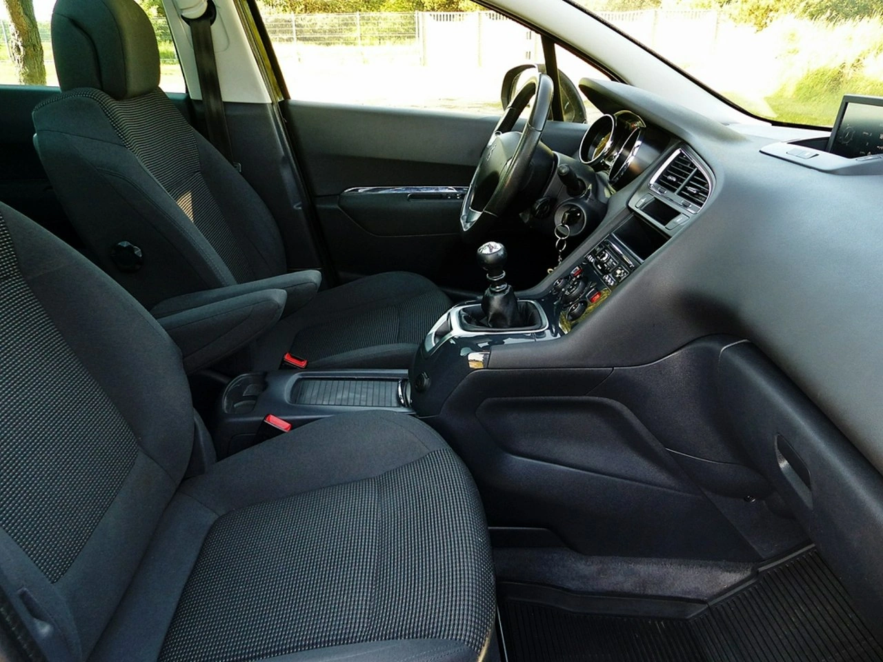 Peugeot 5008 - Zdjęcie 25