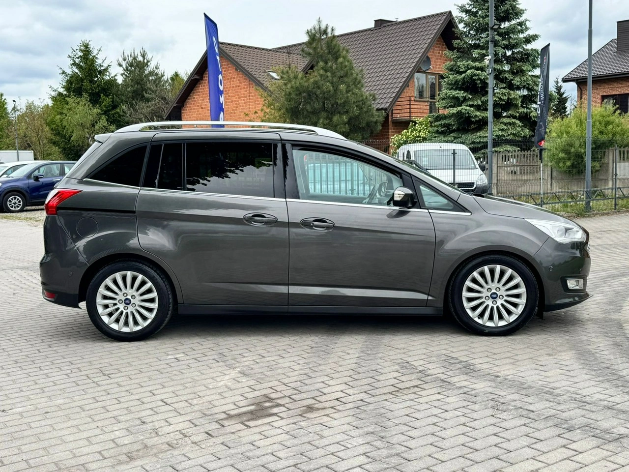 Ford Grand C-MAX - Zdjęcie 10