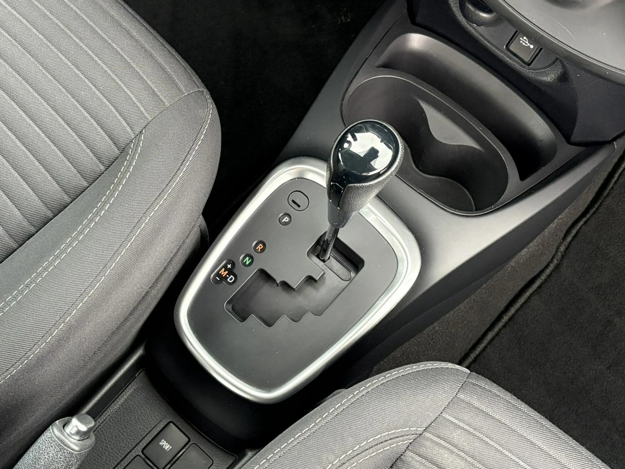 Toyota Yaris - Zdjęcie 16