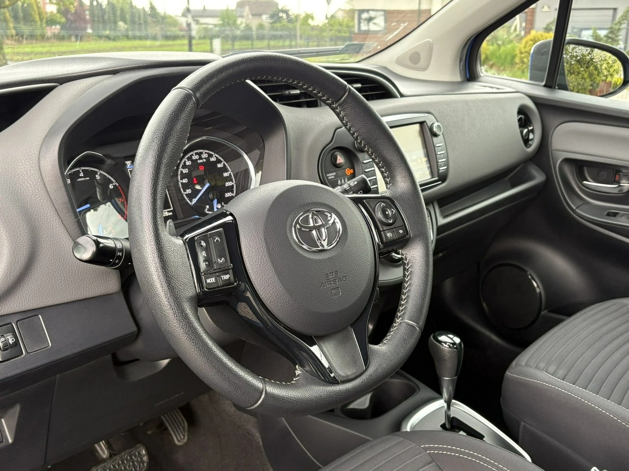 Toyota Yaris - Zdjęcie 23