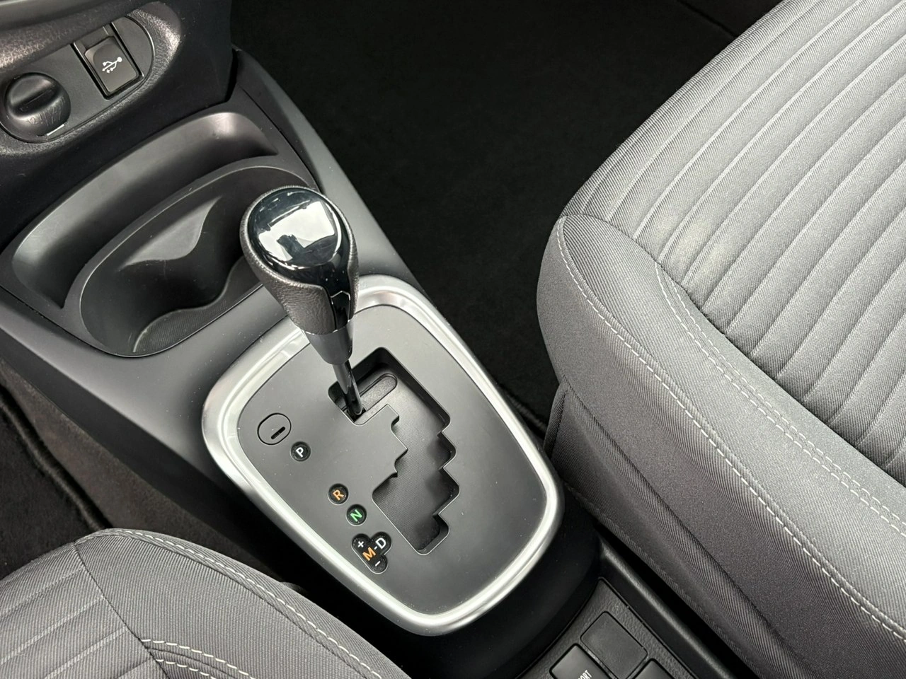 Toyota Yaris - Zdjęcie 28