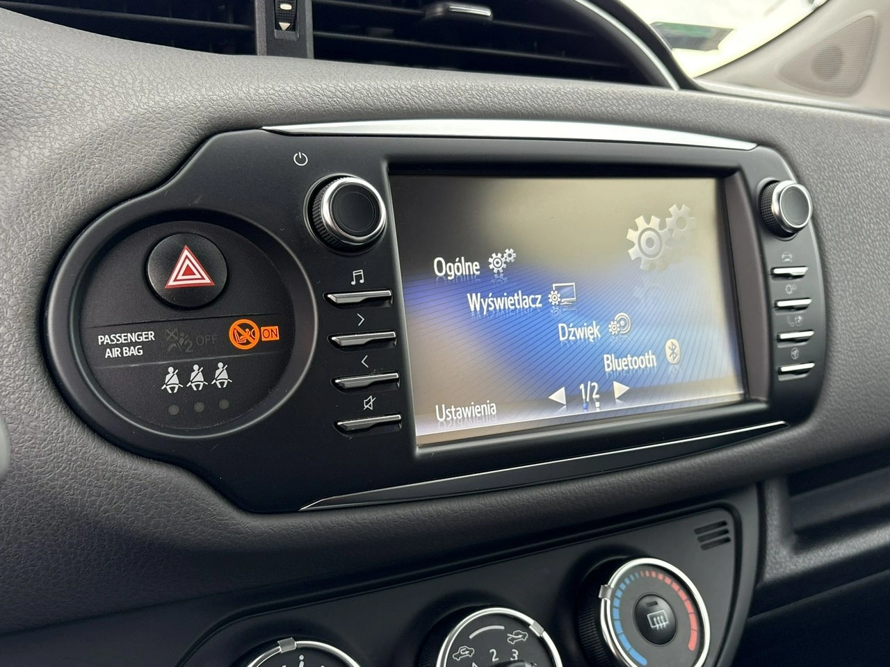 Toyota Yaris - Zdjęcie 34