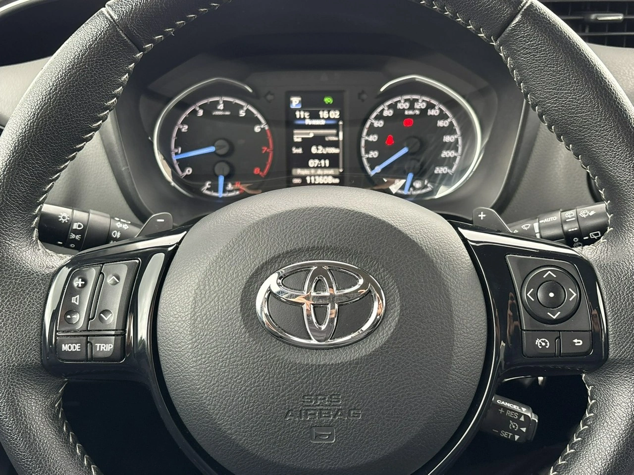 Toyota Yaris - Zdjęcie 35