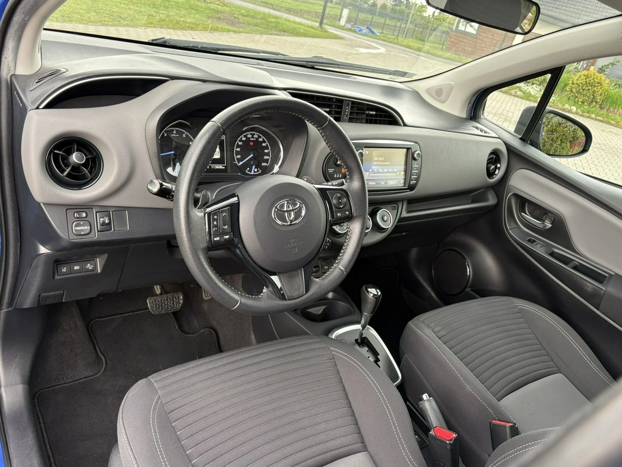 Toyota Yaris - Zdjęcie 8
