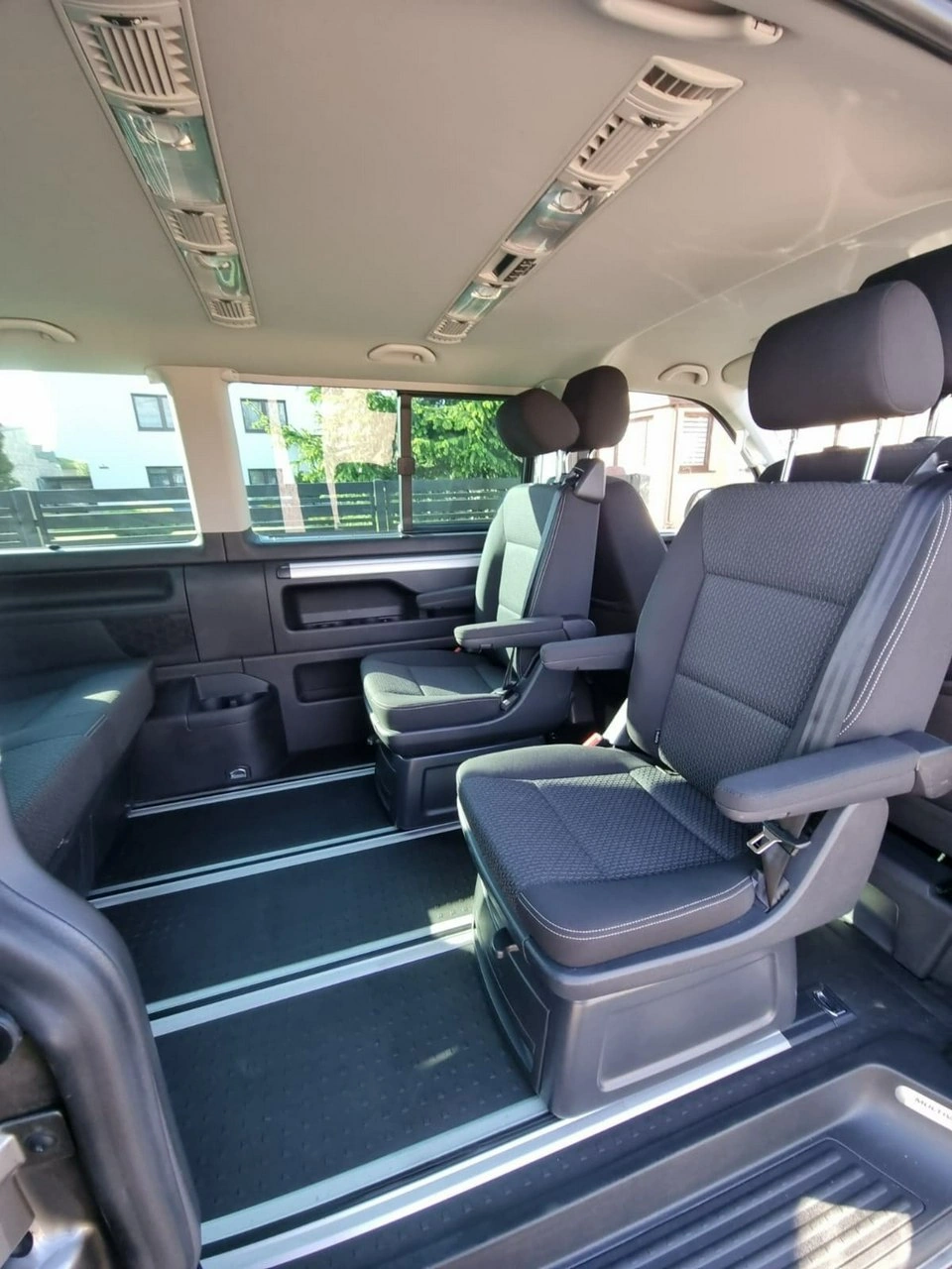 Volkswagen Multivan - Zdjęcie 13