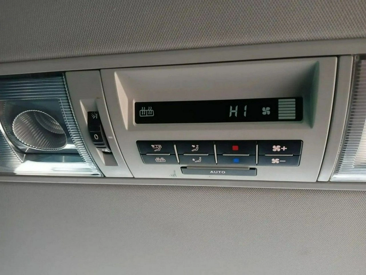Volkswagen Caravelle - Zdjęcie 8