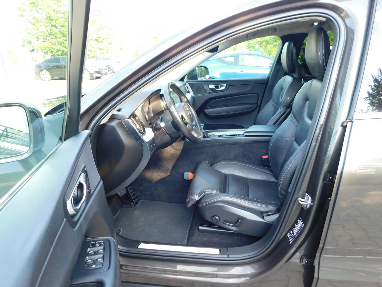 Volvo XC 60 - Zdjęcie 8