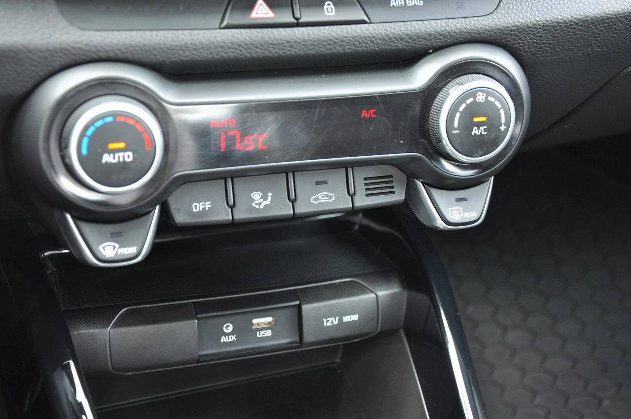 Kia Stonic - Zdjęcie 15