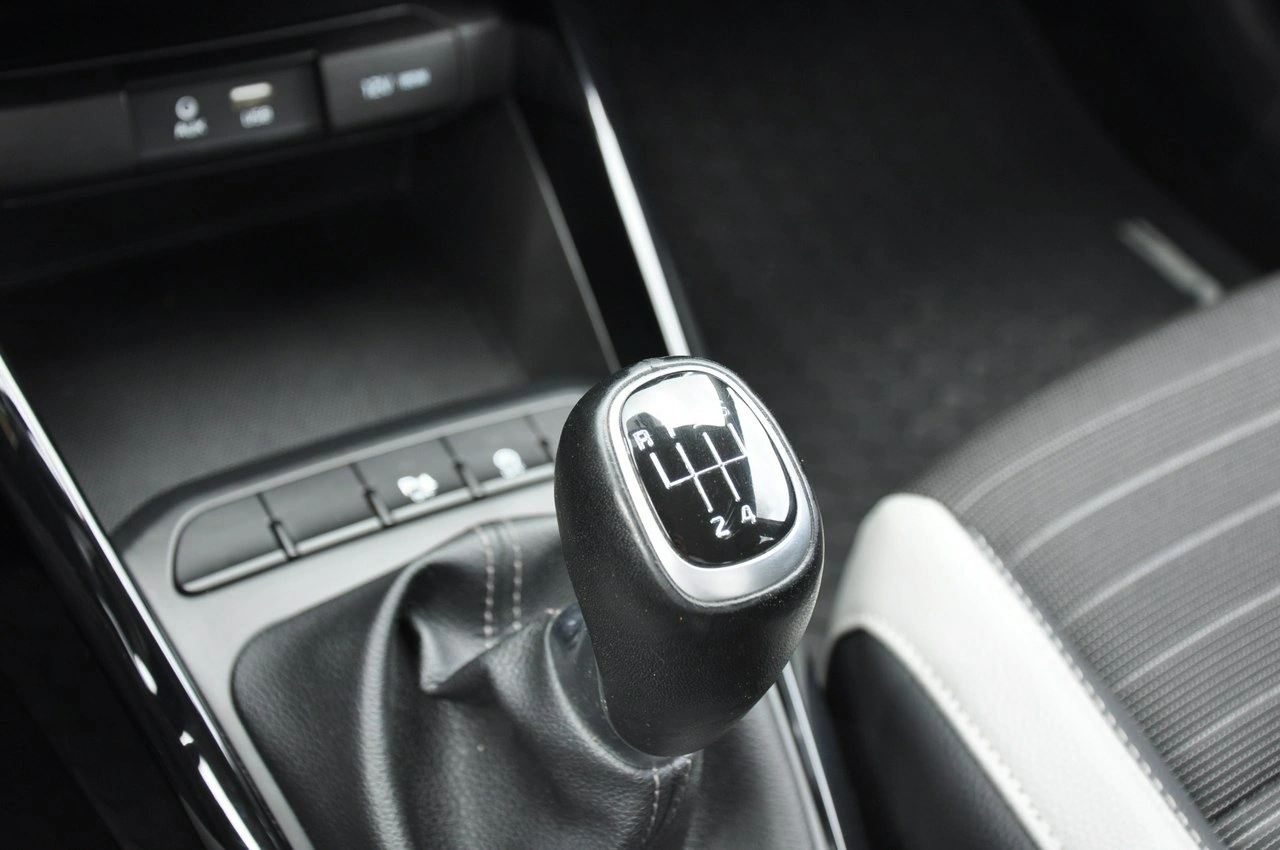 Kia Stonic - Zdjęcie 16