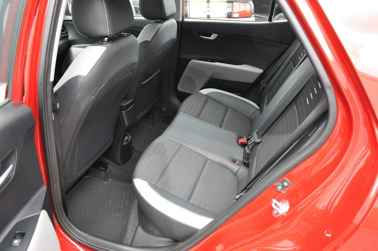 Kia Stonic - Zdjęcie 17