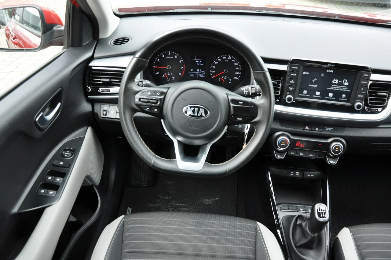 Kia Stonic - Zdjęcie 18
