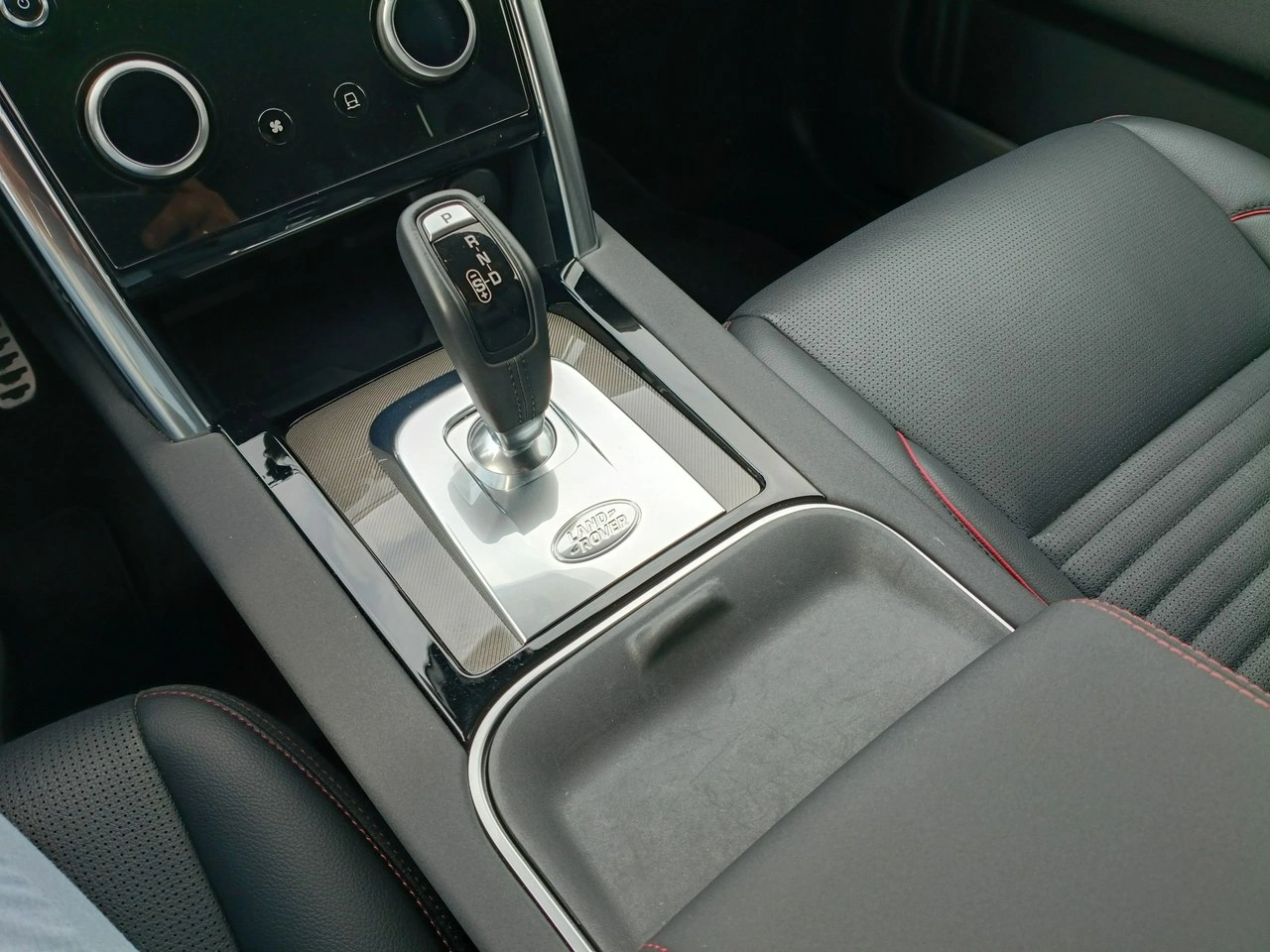 Land Rover Discovery Sport - Zdjęcie 13