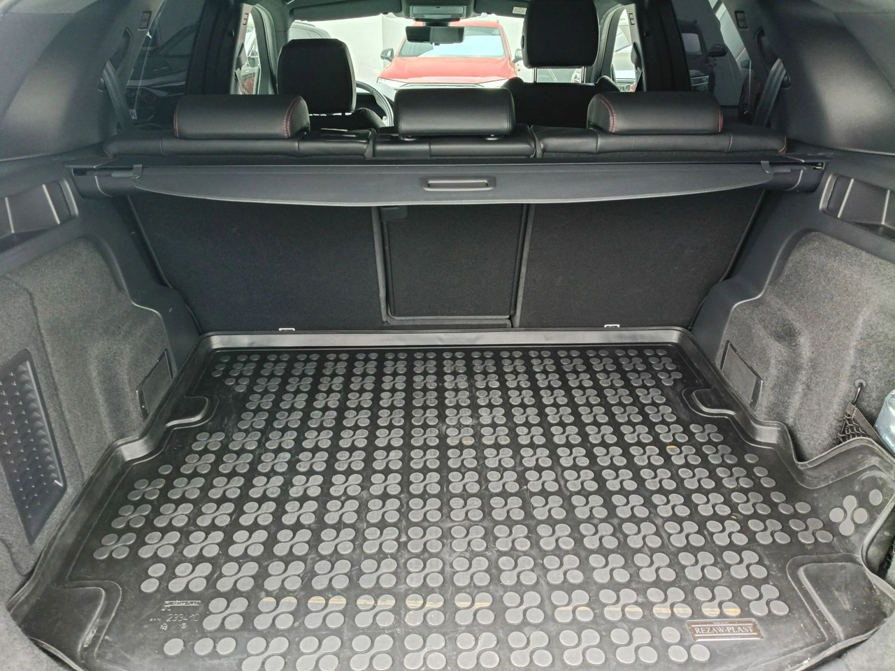 Land Rover Discovery Sport - Zdjęcie 14