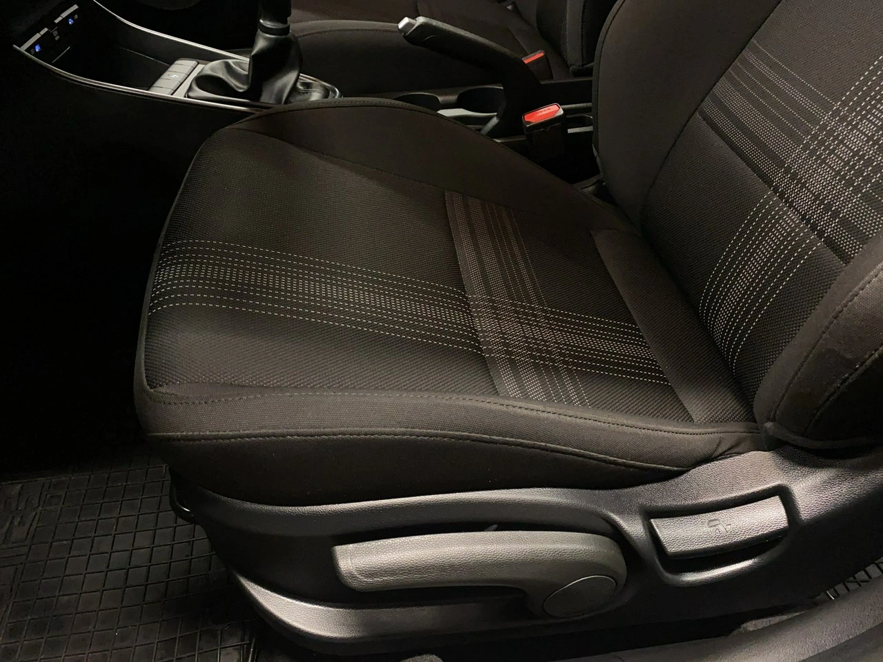 Hyundai i20 - Zdjęcie 17