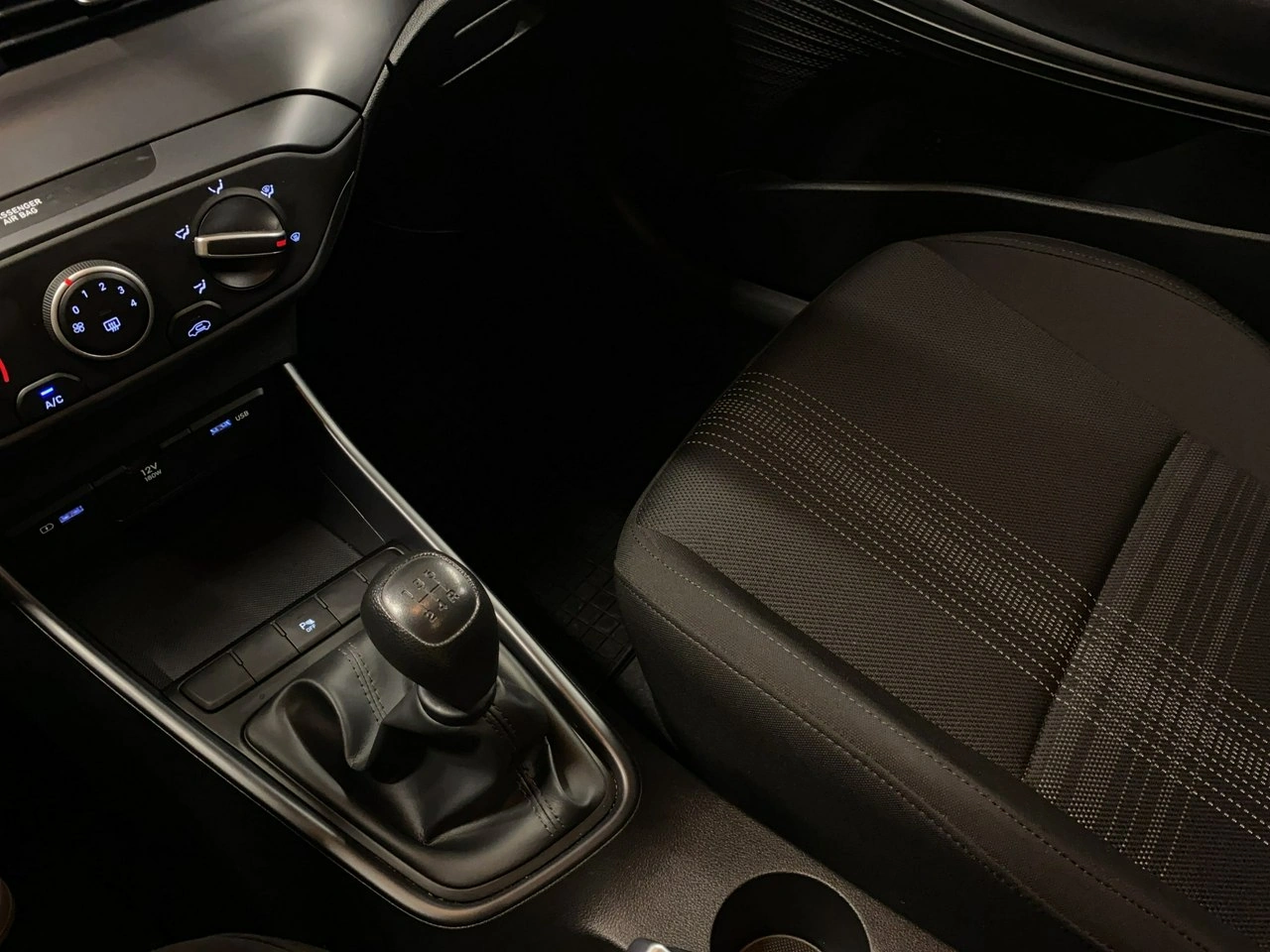 Hyundai i20 - Zdjęcie 22