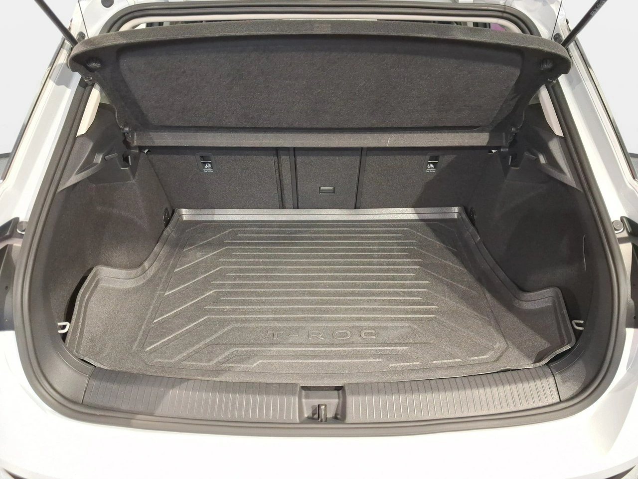 Volkswagen T-Roc - Zdjęcie 16