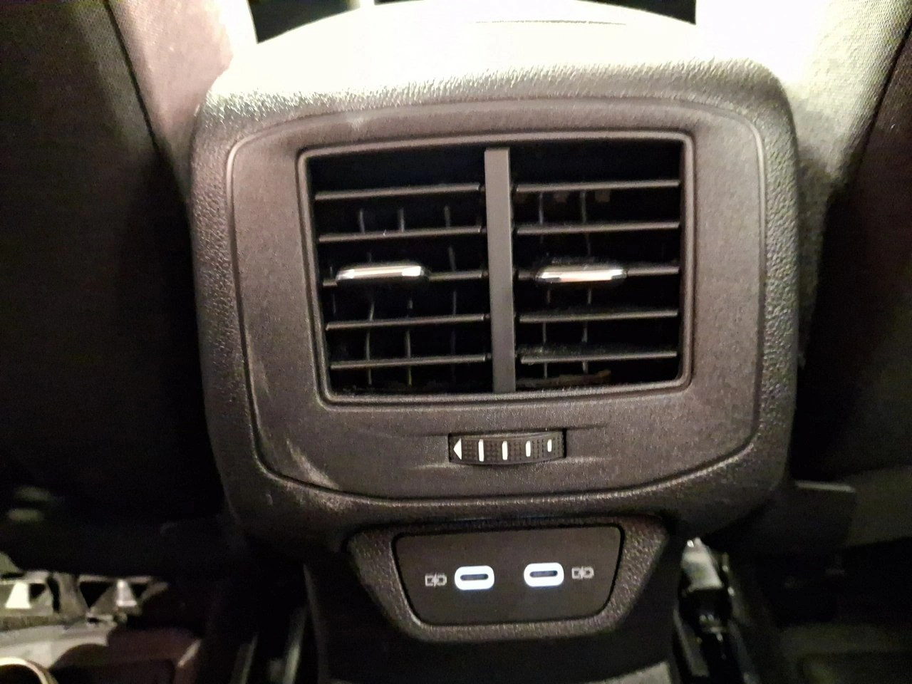Volkswagen T-Roc - Zdjęcie 18