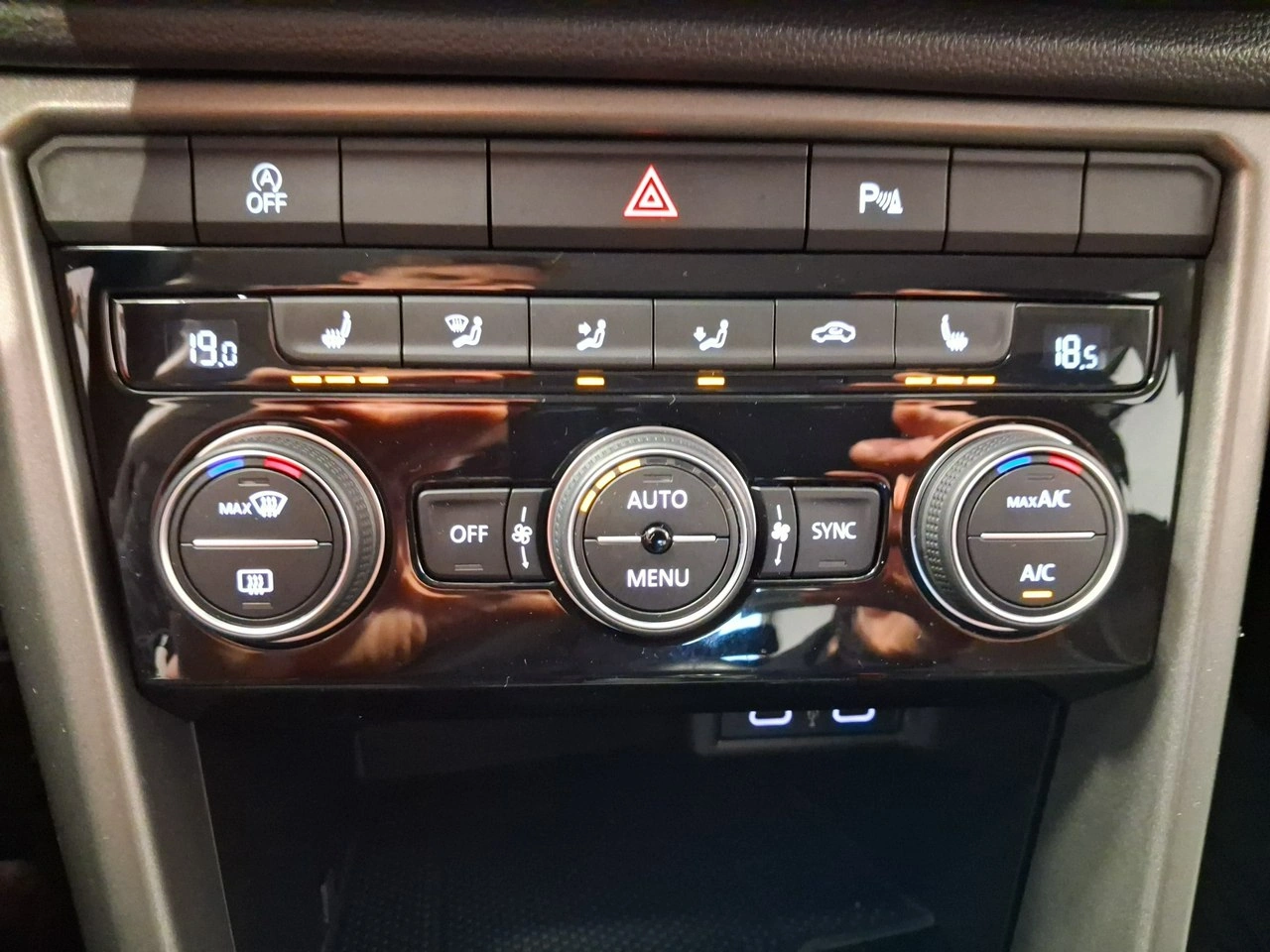 Volkswagen T-Roc - Zdjęcie 28
