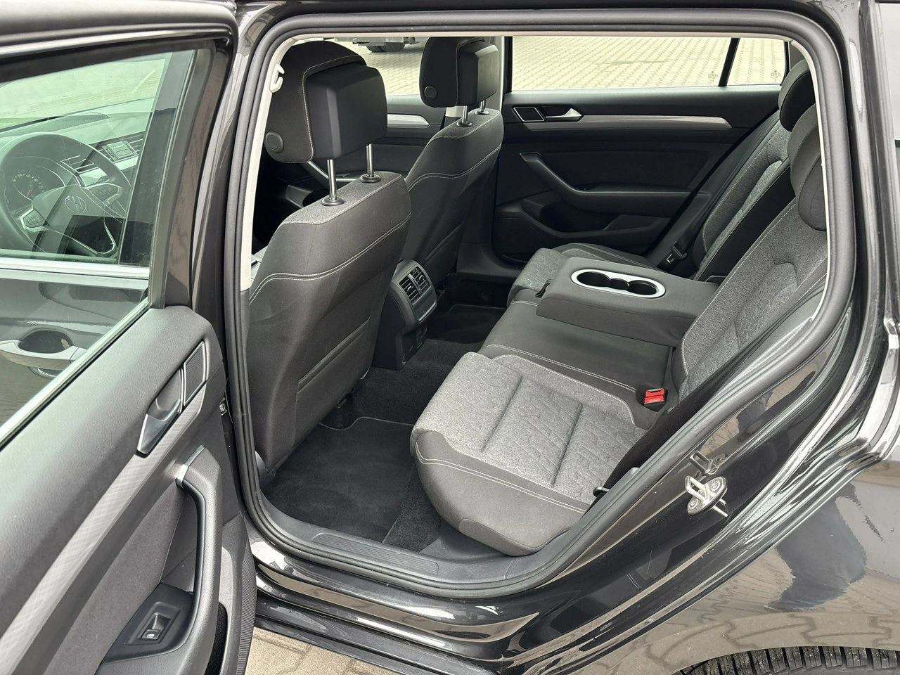 Volkswagen Passat - Zdjęcie 11