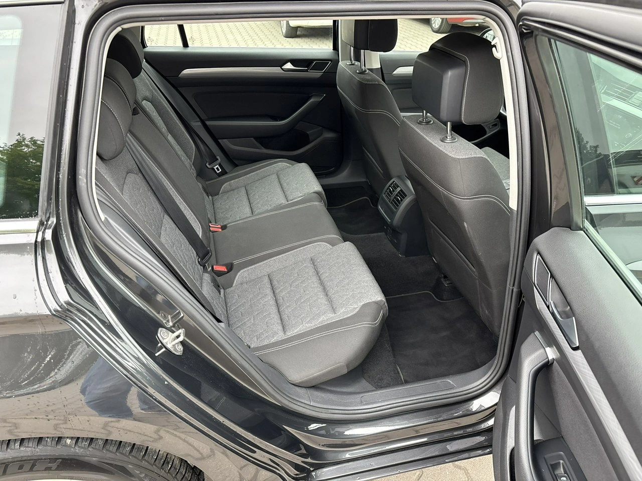 Volkswagen Passat - Zdjęcie 14