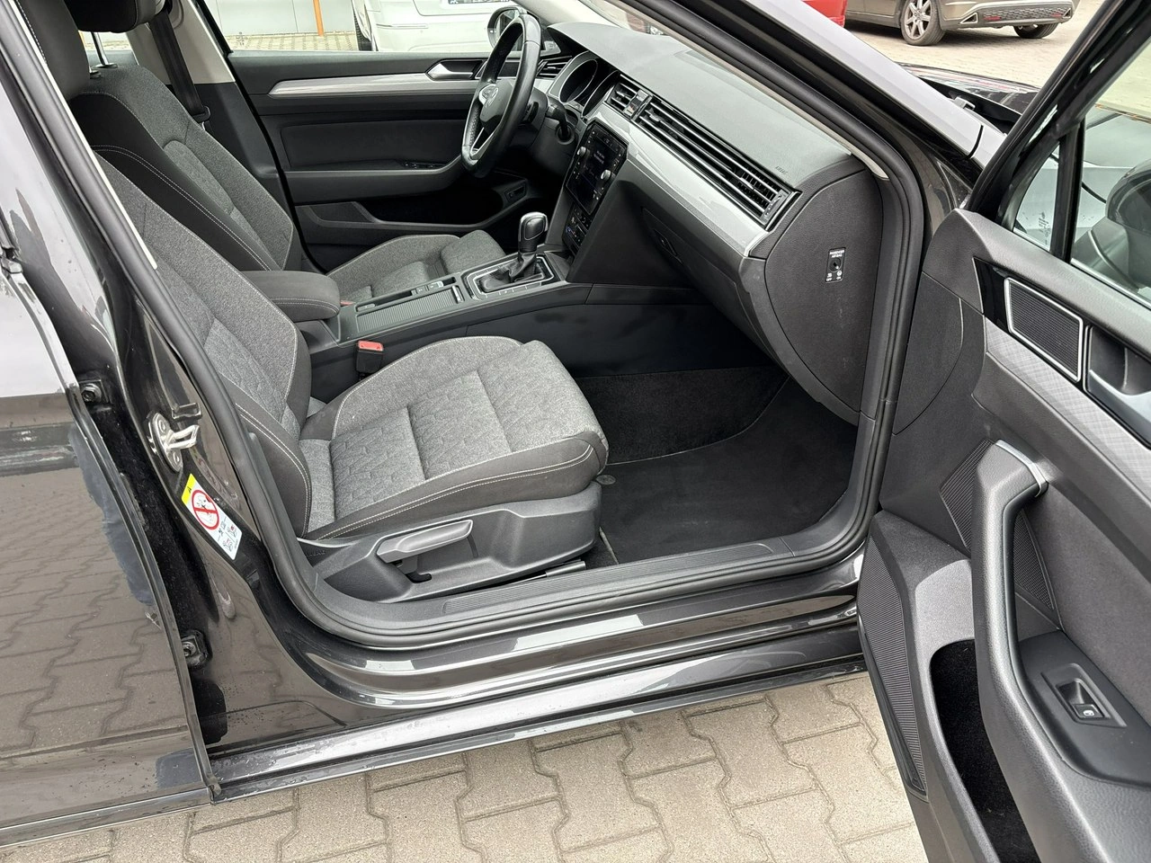 Volkswagen Passat - Zdjęcie 15