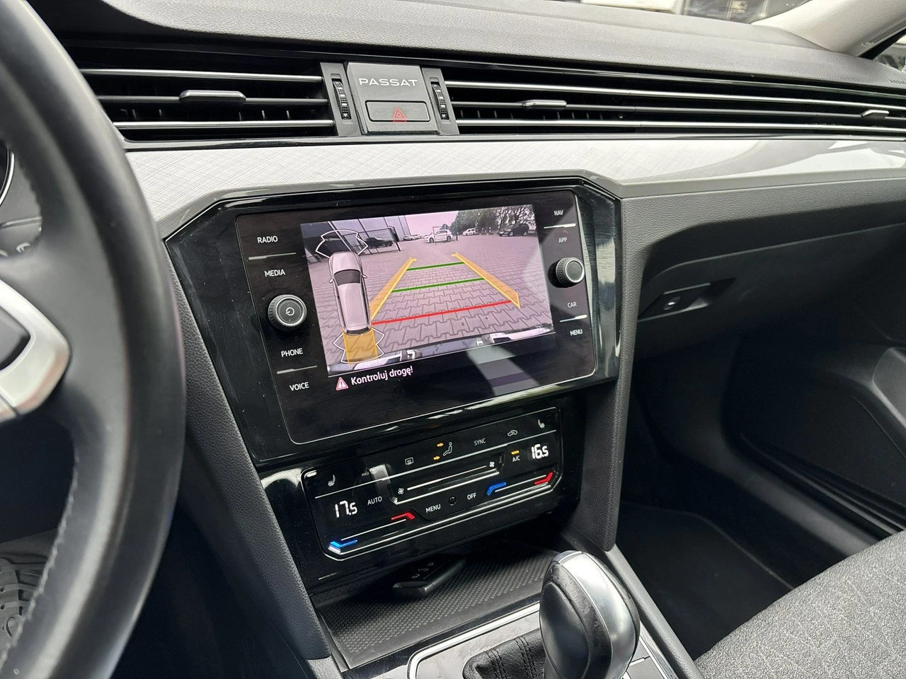 Volkswagen Passat - Zdjęcie 17