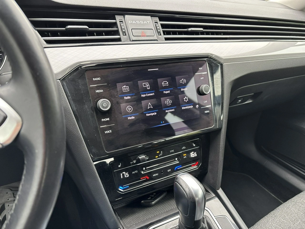 Volkswagen Passat - Zdjęcie 18