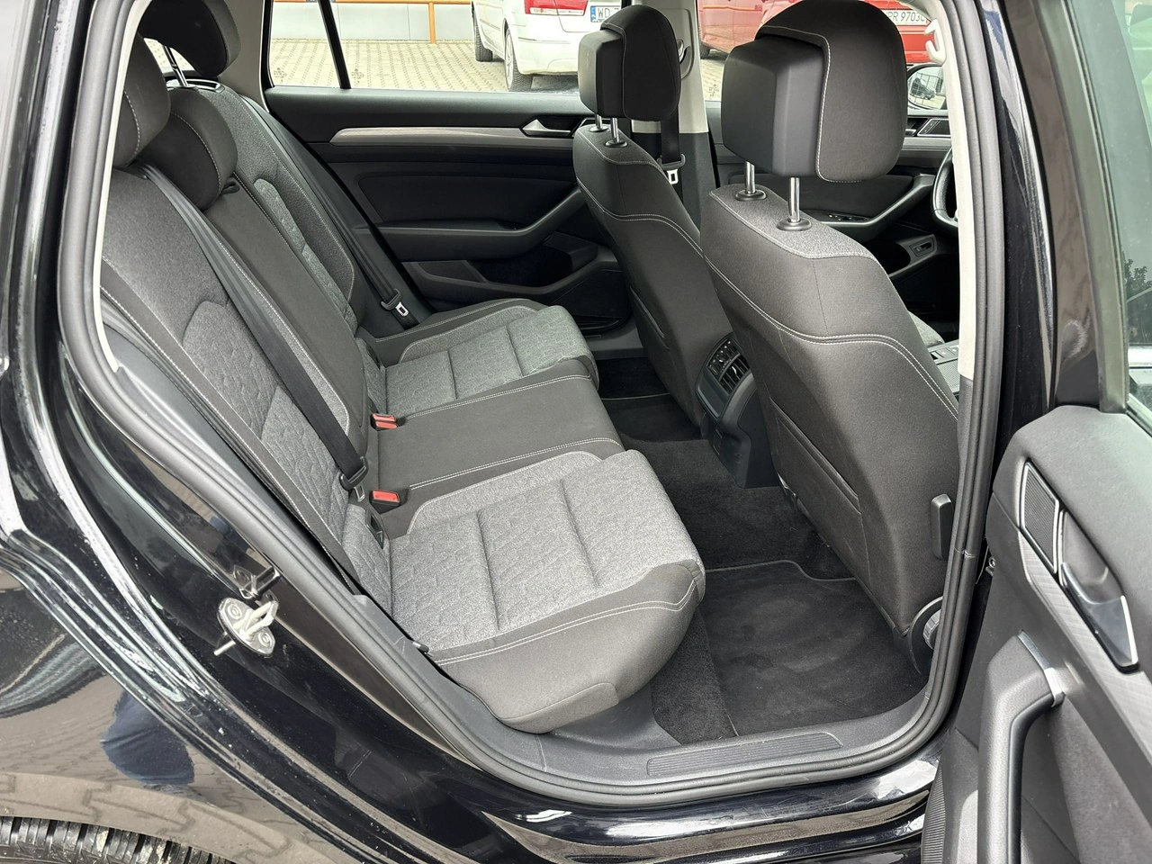 Volkswagen Passat - Zdjęcie 13