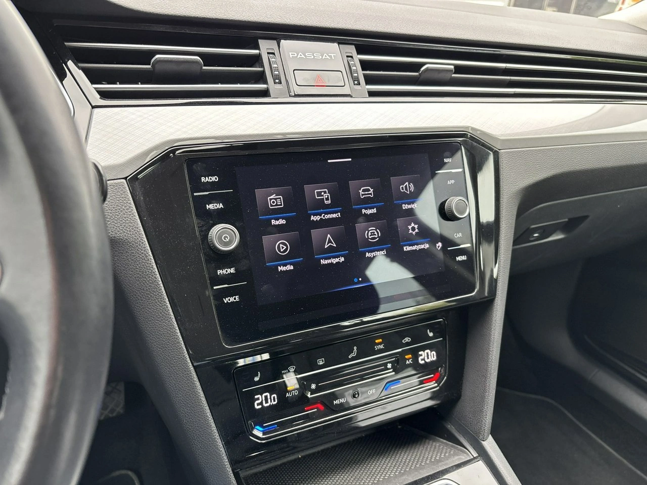 Volkswagen Passat - Zdjęcie 22