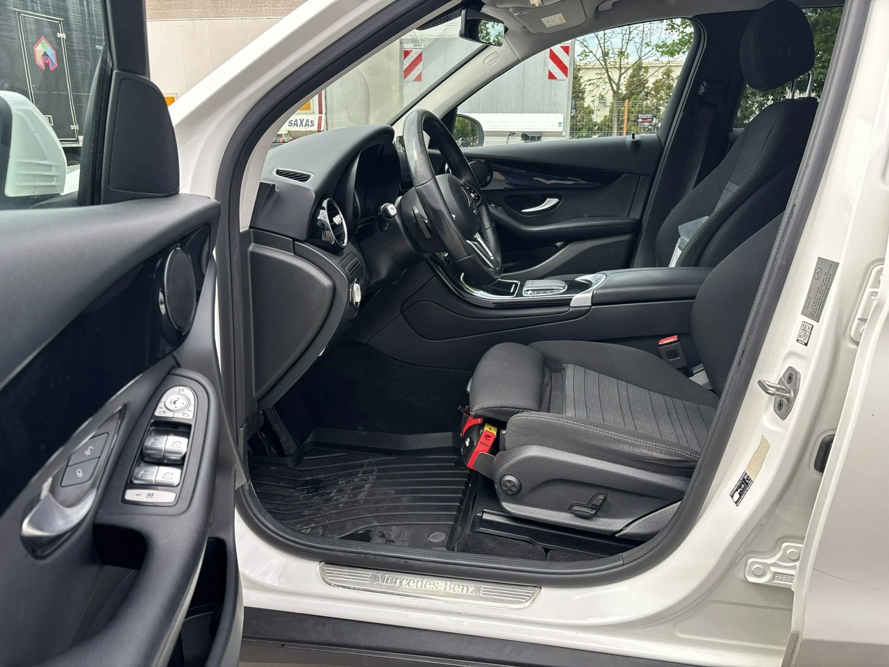 Mercedes GLC 200 - Zdjęcie 10