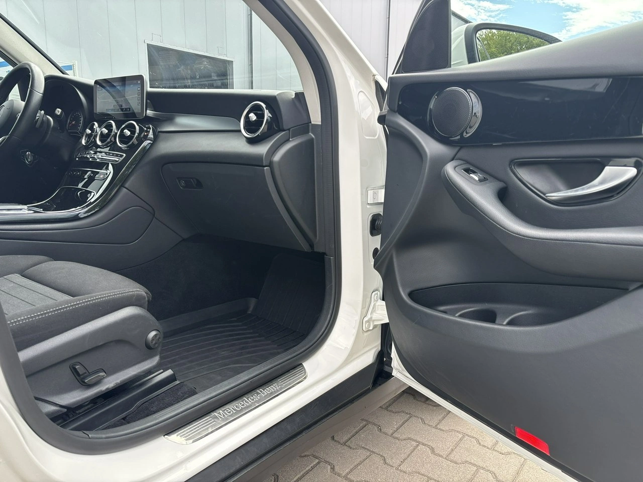 Mercedes GLC 200 - Zdjęcie 16