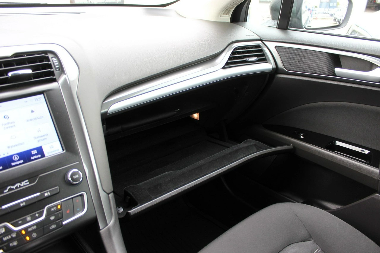 Ford Mondeo SW - Zdjęcie 31