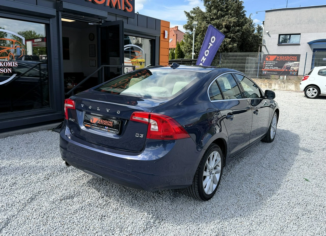 Volvo S60 - Zdjęcie 2