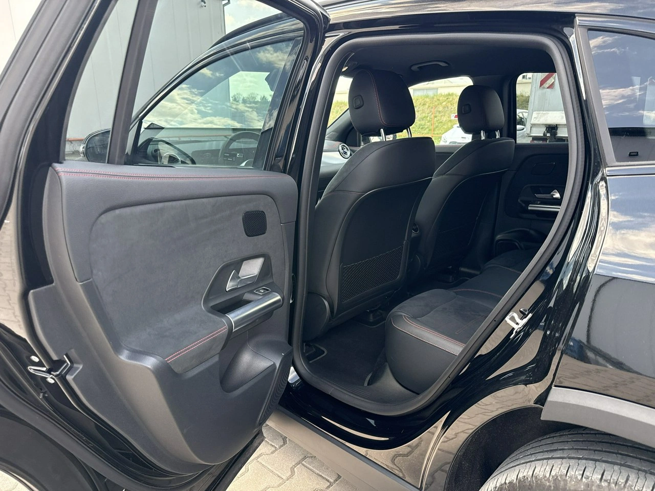Mercedes EQA - Zdjęcie 13
