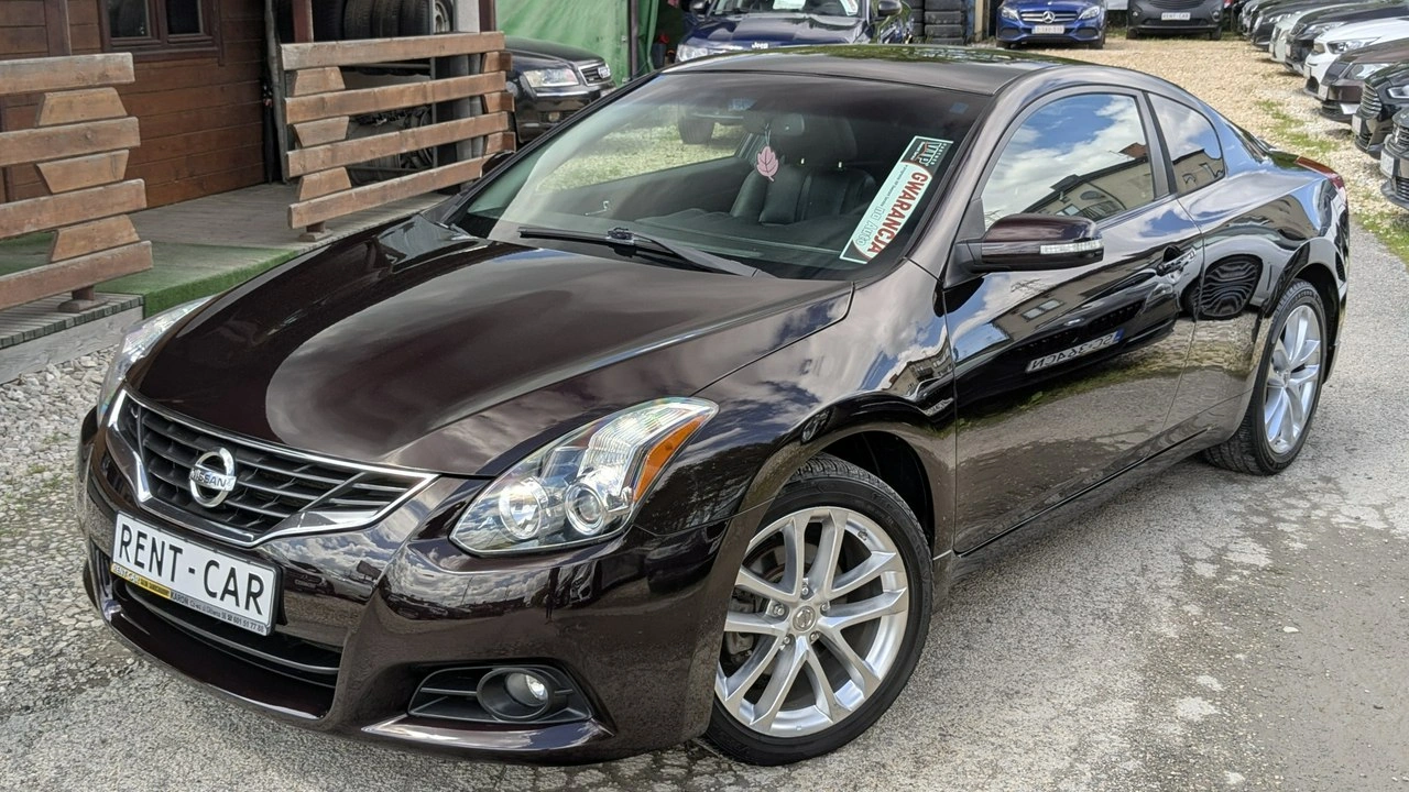 Nissan Altima - Zdjęcie 1
