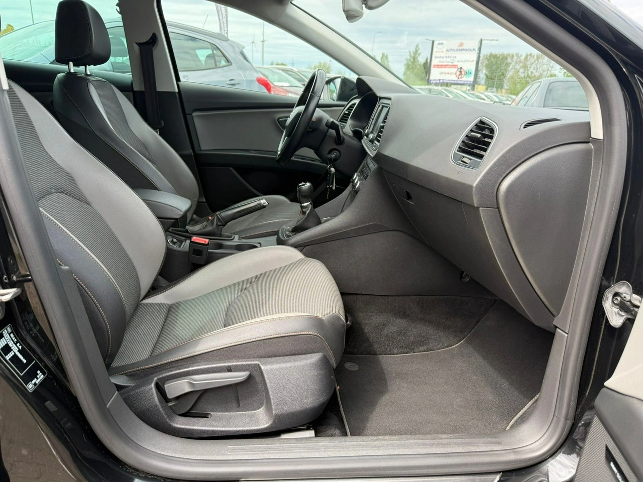 Seat Leon - Zdjęcie 11